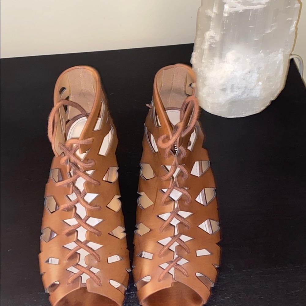 Spring shoes - Picture 3 of 3